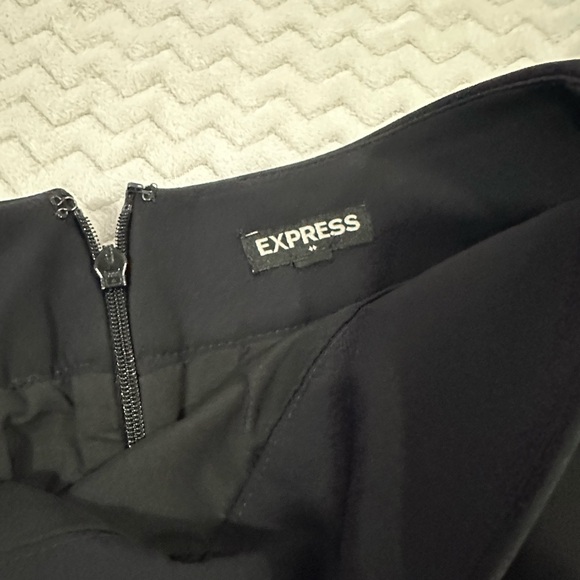 Size 2 jacket and size 4 skirt with matching reversible top from Express. Used - Picture 4 of 7